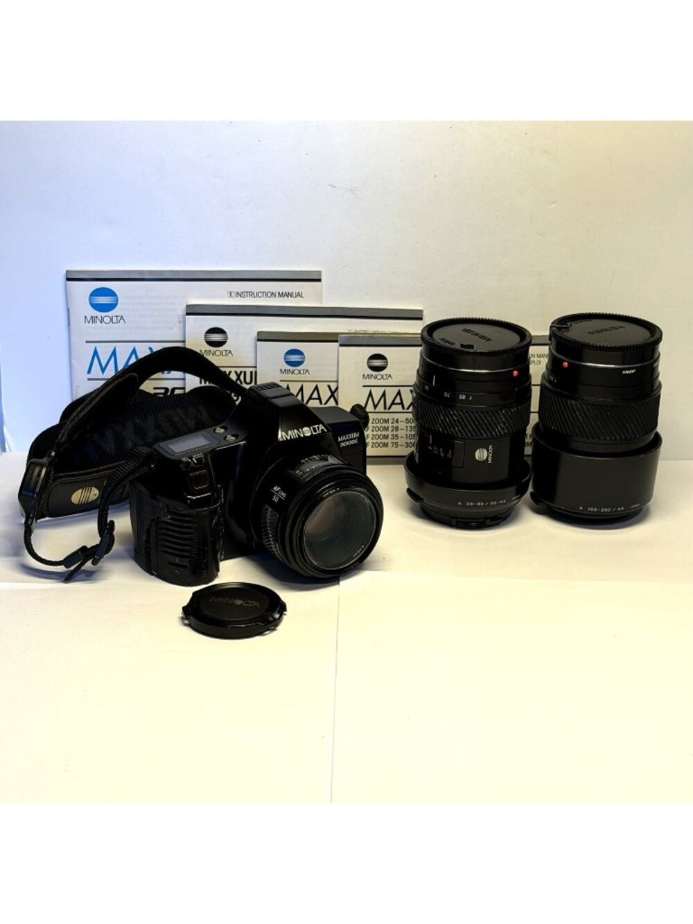 Minolta Maxxum 3000i  Camera + 3 Lenses AF50, AF 28-85, AF100-200 Untested